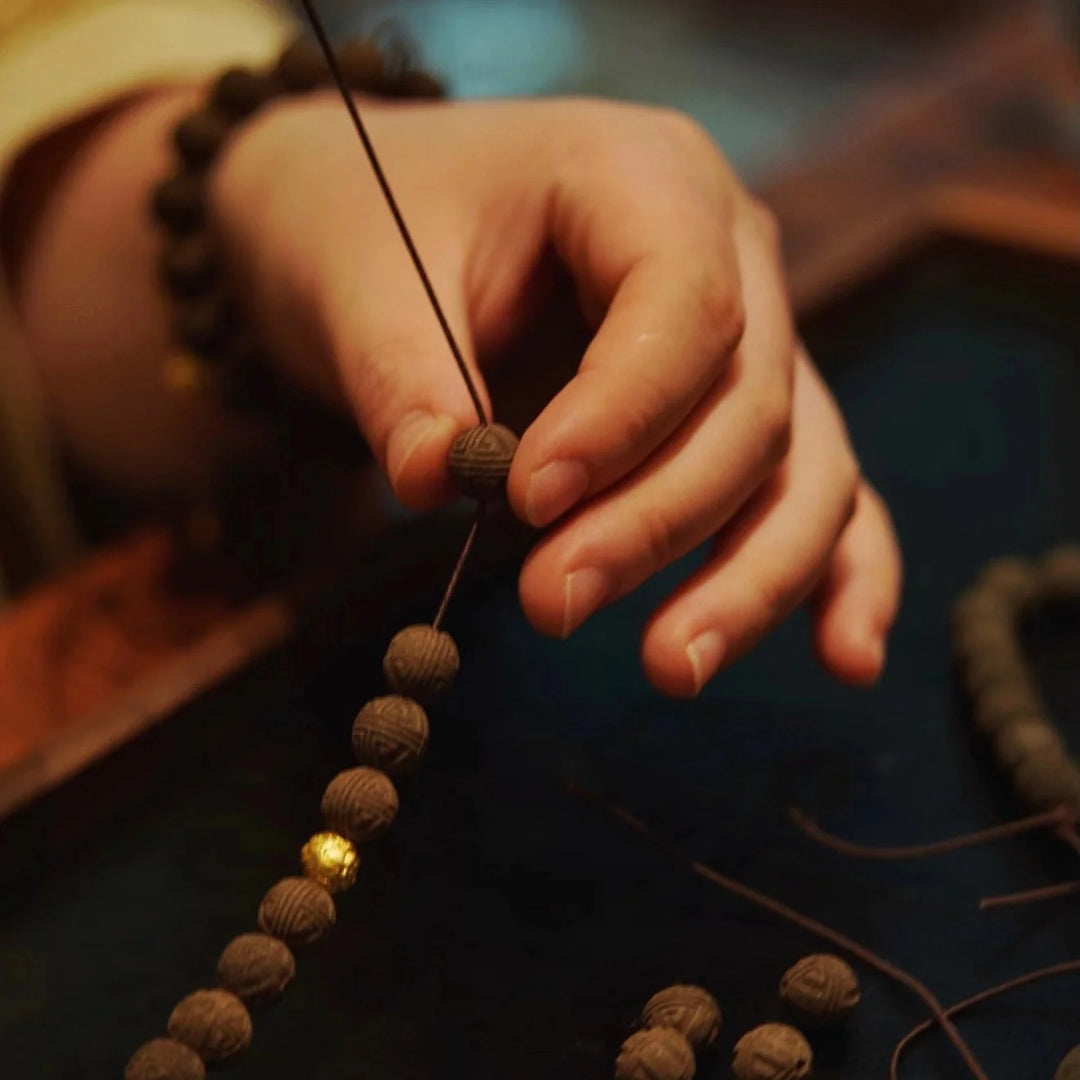 Each Bracelet as a Carrier of Philosophy: How Material, Structure, and Rhythm Become Life Wisdom