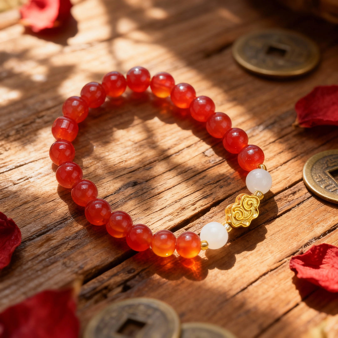 Red Agate Bracelet with Auspicious Cloud – Feminine Luck & Elegance